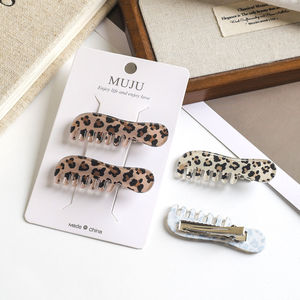 MUJU D426 Pinzas para el <span class=keywords><strong>pelo</strong></span> de mujer de acrílico con degradado de color leopardo, 6 cm, con diseño de mariposa, peine, festoneadas, ovaladas, translúcidas, con logotipo personalizado - Product Image 5