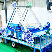 Manège de fête foraine : Mini-bateau pirate à bascule pour enfants, mobile et monté sur remorque
