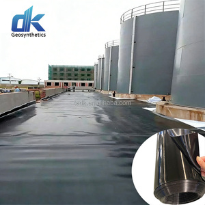 Géomembrane HDPE de 40 mil d'épaisseur et 30 m de longueur pour la couverture des bassins d'élevage de poissons - Product Image 5