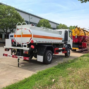 Isuzuu 5000 litros camiones <span class=keywords><strong>de</strong></span> combustible <span class=keywords><strong>4x4</strong></span> aceite diesel cisterna repostaje camión cisterna con marca japonesa - Product Image 5