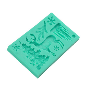 Reindeer Icicle Snowflake Fondant Cake Mold Christmas Silicone Baking DIY Chocolate Mold Reusable - Product Image 4