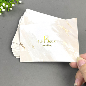 Tarjetas de Inserción Personalizadas de Doble Cara, con Lámina Dorada sobre Mármol, 300gsm, Gruesas y Mate, para Marcas de Joyería de Lujo - Product Image 4
