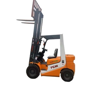 Chariot élévateur TCM 2 tonnes d'occasion à bas prix Isuzu power Livraison de mât à 2/3 étages disponible - Product Image 1