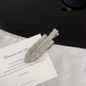 千金金髪ピンセット ダイヤモンド付き 亜鉛合金製 コレクションロゴカスタマイズ 高品質 ダックビル型 跡が残らないカスタムヘアクリップ - Product Image 5