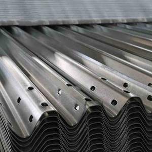 Barandilla de protección de tres ondas, barandilla de carretera, Panel de valla de Metal, poste de barrera de choque, pilar de barrera de choque de barandilla en forma de onda - Product Image 3