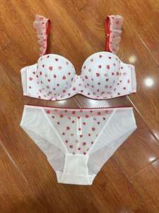 Комплект кружевного белья в европейском и американском стиле: сексуальный бюстгальтер с вышивкой в виде сердца, на тонких бретельках, с эффектом пуш-ап для небольшой груди. - Product Image 6