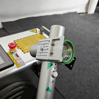 Machine de nettoyage au laser à fibre pulsée LaserMen 300C 300W 500W pour pièces automobiles, peinture à l'huile et élimination de la rouille des moules sans dommage
