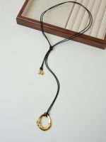 Nouveau collier en cuir noir avec pendentif cercle doré, en laiton plaqué or véritable, design haut de gamme, accessoires pour femmes