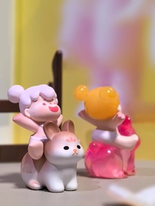 Wow, la mia piccola compagna di gioco ha una scatola a sorpresa da viaggio gioiosa di seconda generazione, autentica, graziosa, con granuli, fatta a mano, giocattolo di tendenza, ornamento. - Product Image 3