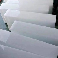 Machine à glaçons par immersion pour la formation uniforme de blocs de glace