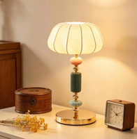 Lampe de chevet LED dimmable de style médiéval 2026, design crème haut de gamme, protection oculaire, pour chambre à coucher