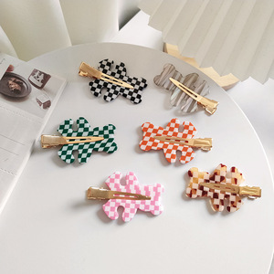 Pinces à cheveux en acétate en forme d'ours à carreaux, barrettes crocodiles sans pli, accessoires de mode mignons pour femmes et filles - Product Image 1