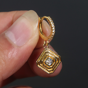 新款镀金时尚饰品套装镂空方形耳环铺装珠光CZ迷宫条纹项链手链饰品 - Product Image 2