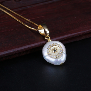 Collar de Ojos Turcos Chapado en Oro de 18K al por Mayor, Colgante Redondo Irregular con Circonitas, Collar de Perlas Blancas Auténticas, Joyería de Moda - Product Image 1