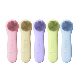 Brosse nettoyante électrique vibrante 4 en 1, éliminateur de points noirs, exfoliant pour la peau, nettoyeur de pores, masseur à compresse froide et chaude - Product Image 6