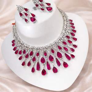 ชุดสร้อยคอเจ้าสาวประดับเพชรแบบอเมริกันลายดอกไม้ คุณภาพสูง ดีไซน์ดอกไม้สไตล์ชาติพันธุ์ เครื่องประดับงานแต่งงานสำหรับผู้หญิงและเด็กผู้หญิง - Product Image 3