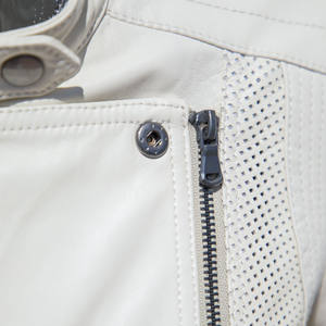 Chaqueta de Motociclista de Cuero Personalizada para <span class=keywords><strong>Mujer</strong></span> |   Fabricante de <span class=keywords><strong>Chaquetas</strong></span> de Motociclista de Diseño de Moda, Prendas Exteriores Casuales Modernas y Detalladas, OEM - Product Image 3