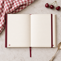 Carnet de Pâtisserie Personnalisé LABON avec Couverture Crème, Dos Bordeaux, Titre Doré à Chaud, pour Croquis de Pâtisserie, Macarons, Cerises, avec Bande Élastique