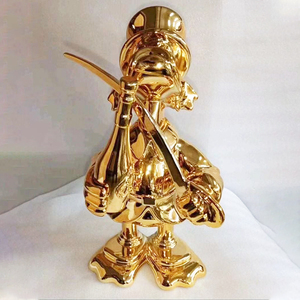 Design moderno Pop Art Gloss Donald Duck statua personalizzata in resina con due bottiglie di colore oro elettrolitico anatra in fibra di vetro - Product Image 3