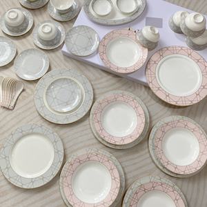Service de table en porcelaine fine rose 41 pièces de luxe européen, assiettes à dessert – Meilleures ventes - Product Image 2
