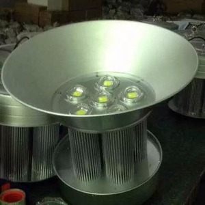 Projecteur LED High Bay 150W Smd3030, corps en aluminium, durée de vie de 50000 heures, pour l'éclairage des entrepôts industriels - Product Image 1