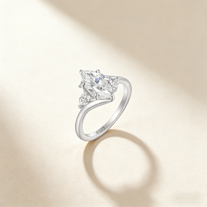Anillo de Plata de Ley 925 Antideslustre, Chapado en Rodio, con Circonita Brillante, Talla Ajustable, Anillo de Moda - Product Image 1
