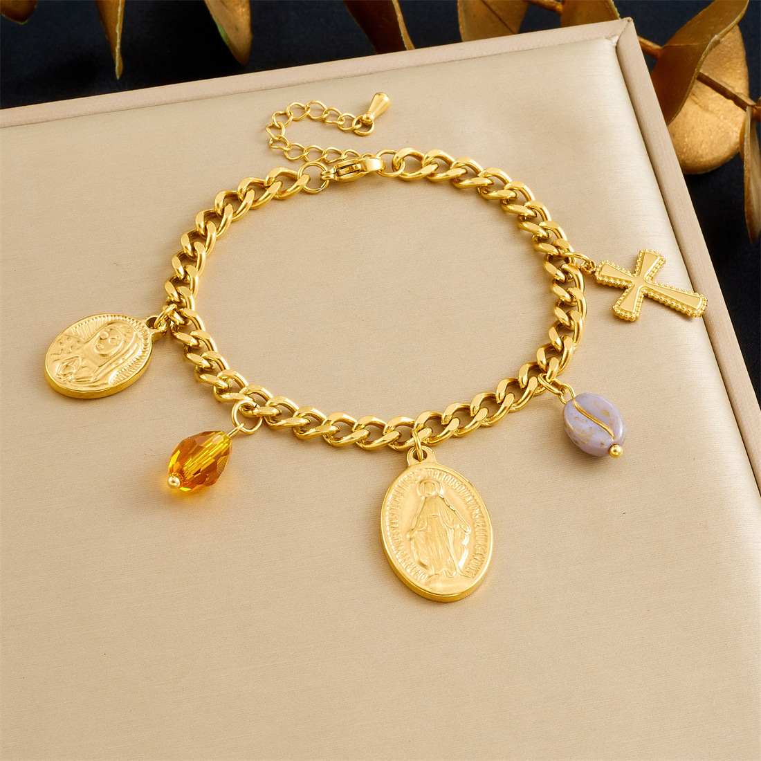 Gold-Bracelet