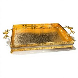 Set di Vassoi Rettangolari <span class=keywords><strong>in</strong></span> <span class=keywords><strong>Ferro</strong></span> Placcato Oro di Lusso 2026, Nuovo Modello, Stile Vintage, Piatti <span class=keywords><strong>in</strong></span> Metallo per Buffet di Frutta, Motivo Quadrato - Product Image 1