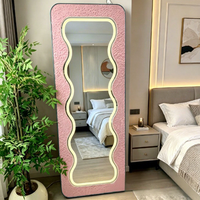 Miroir pleine longueur à LED HD, design ondulé effet vague, style Instagram, pour chambres à coucher, salles d'exposition et magasins de vêtements