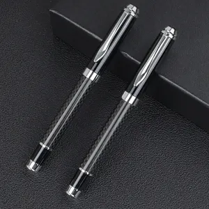 Özelleştirilmiş lüks hediye kalem rulo tükenmez kalem kutusu paketi ile karbon Fiber Metal kalem
