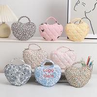 Tas Kosmetik Quilted Bentuk Hati Lucu dengan Logo Custom, Tas Makeup Travel Lembut dan Mudah Dibawa untuk Wanita