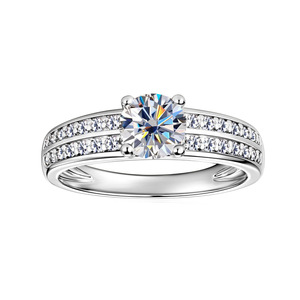 Bague en Cuivre à Quatre Griffes et Double Bras avec <span class=keywords><strong>Micro</strong></span>-Pavé de Moissanite Simulée et Zircon 0.8CT pour Bijoux d'Usine en Dropshipping - Product Image 1