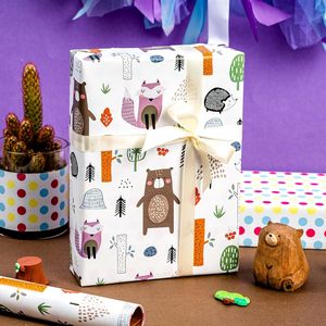 Papel de Regalo Reversible con Tema de Animales del Bosque, 17 Pulgadas x 16.5 Pies, Papel Ecológico para Manualidades - Product Image 6