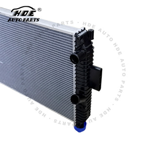 Radiador de refrigeración para camiones Iveco Daily II 503643946 93818439 93822628 93822682 - Product Image 4