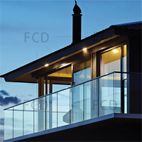 Rampe en verre de conception d'OEM/d'Odm pour le balcon Rampe en verre en aluminium sans cadre réglable adaptée aux besoins du client de balcon
