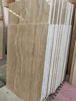 Tuiles en marbre beige RomaTravertine d'origine italienne, panneaux en pierre alvéolés en aluminium, panneaux légers pour la décoration murale