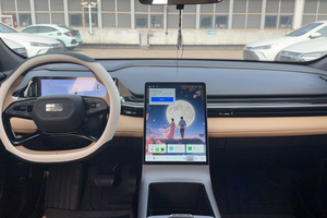 Гибридный автомобиль <span class=keywords><strong>Galaxy</strong></span> L6 2023, 125 км, Starship, с турбонаддувом, литий-железо-фосфатный аккумулятор R17, левый руль, темная кожа, автоматическая коробка передач - Product Image 5