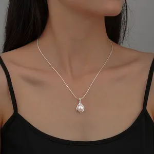 Hot Selling Simple New Classic Design Pearl Water Drop Short Birthday Gift Snake Bone Chain Necklace