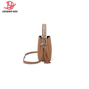 Zaino convertibile con patta in pelle semplice per donna zaino <span class=keywords><strong>da</strong></span> giorno classico in pelle Vintage di moda marrone chiaro facile <span class=keywords><strong>da</strong></span> trasportare <span class=keywords><strong>cose</strong></span> quotidiane - Product Image 6