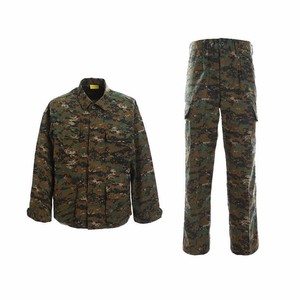 Uniforme de chasse imperméable en polyester de style BAU, camouflage océanique britannique, veste et pantalon durables conçus pour les conditions de terrain - Product Image 2
