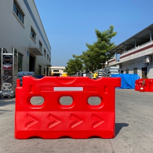 Borne de sécurité en HDPE de 65 cm de hauteur à trois trous, remplissable d'eau - Product Image 3
