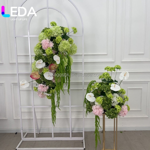 Arrangements de fleurs LED personnalisées au toucher réel pour mariage, centre de table en forme de boule de fleurs d'hortensia irrégulières blanches et vertes - Product Image 6