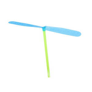 Hélice volante en forme de libellule en plastique pour enfants de 5 à 7 ans, cadeau de jeu de plein air avec flèche rotative. - Product Image 1