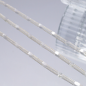 Moda labbro cubano <span class=keywords><strong>925</strong></span> in <span class=keywords><strong>argento</strong></span> all'ingrosso per <span class=keywords><strong>grammo</strong></span> per metro a catena rotolo di cordolo <span class=keywords><strong>925</strong></span> catena in <span class=keywords><strong>argento</strong></span> alla rinfusa catene di gioielli permanenti - Product Image 4