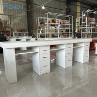Tables de manucure professionnelle de luxe Nail Tech Table de meubles pour salon