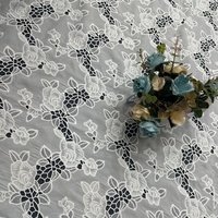 Tissu de dentelle extensible en polyester floral personnalisé, dernier modèle, avec broderie ajourée au laser pour vêtements de boutique de mariage