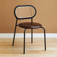 Chaises de salle à manger contemporaines de luxe haut de gamme, en plastique, avec coussin en mousse PU, empilables, imperméables, portables et écologiques