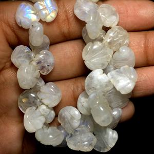 Blanc arc-en-ciel pierre de lune feuille forme sculpture perles de pierres précieuses en vrac faisant collier de bijoux prix de gros par gramme - Product Image 2