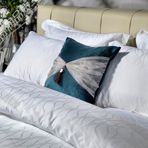 Rouleau <span class=keywords><strong>de</strong></span> tissu 100% <span class=keywords><strong>coton</strong></span> teint uni Jacquard personnalisé <span class=keywords><strong>Satin</strong></span> tissé haut <span class=keywords><strong>de</strong></span> gamme avec Dobby Style 300TC Nombre <span class=keywords><strong>de</strong></span> <span class=keywords><strong>fils</strong></span> Résistant au rétrécissement - Product Image 4