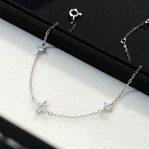 Pulsera de Plata de Ley 925 con Trébol de Cuatro Hojas y Circonita Cúbica para Mujer - Joyería de la Suerte para Bodas - Product Image 5